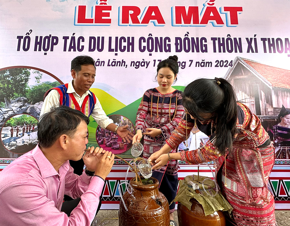 Community cultural tourism in Xi Thoai village